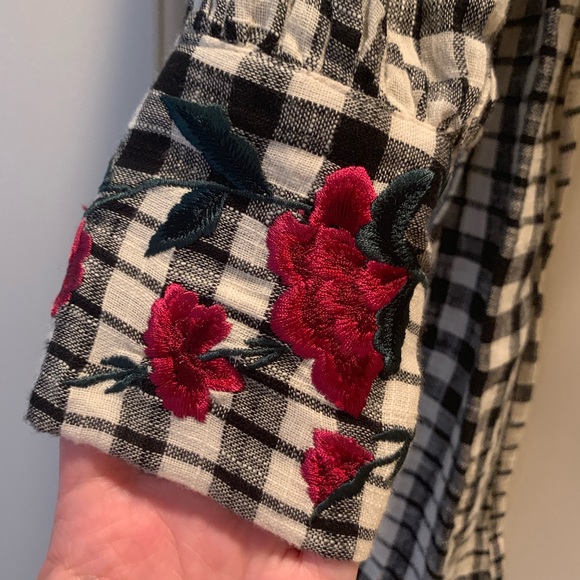 Tularosa Gingham & Rose Bell Sleeve Crop REVOLVE - Picture 7 of 7